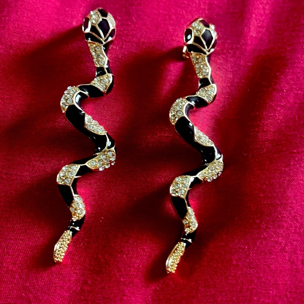 Fashion Snake Shaped Stud Earrings For Women